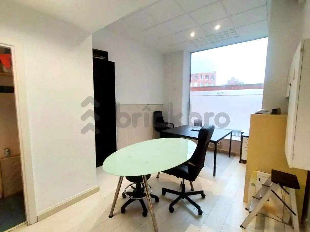 Commercial properties for sale in Barcelona  with Air Conditioner