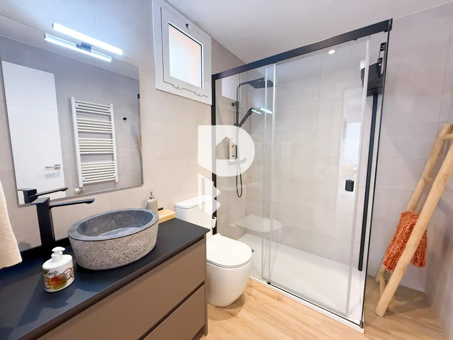 Baño de Casa o chalet de alquiler en Vallirana con Aire acondicionado, Calefacción y Jardín privado
