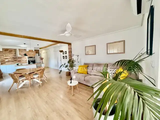 Vista exterior de Piso en venta en Valencia con Aire acondicionado, Calefacción y Parquet