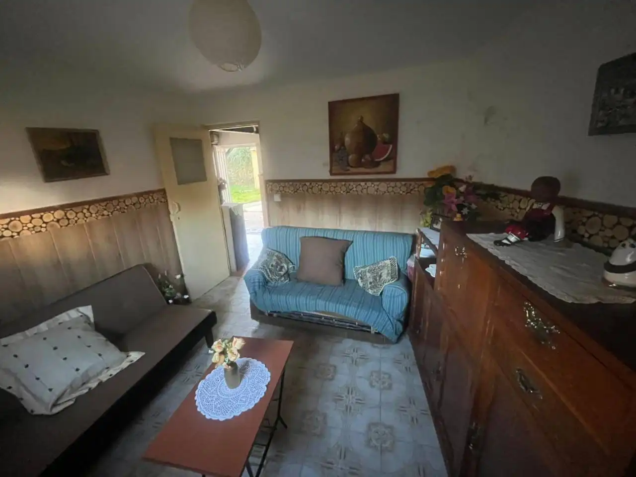 Sala d'estar de Casa o xalet en venda en Boñar amb Calefacció i Moblat