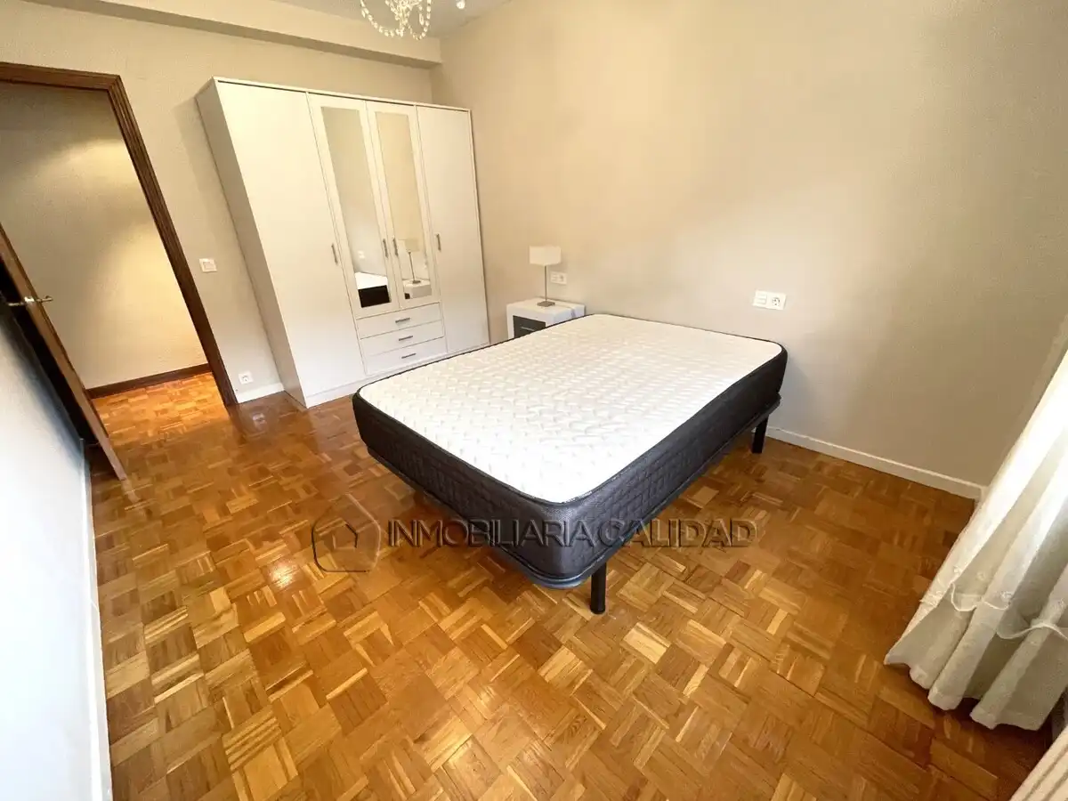Bedroom of Flat for rent in Burgos  with Heating and Furnished