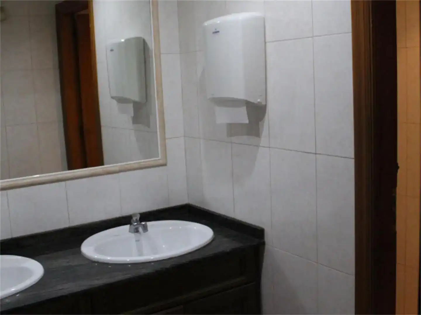 Bany de Local en venda en Torrevieja amb Aire condicionat i Moblat
