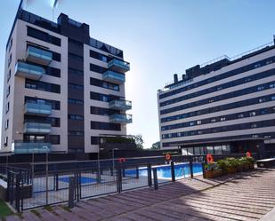 Swimming pool of Flat for sale in  Madrid Capital  with Air Conditioner and Swimming Pool