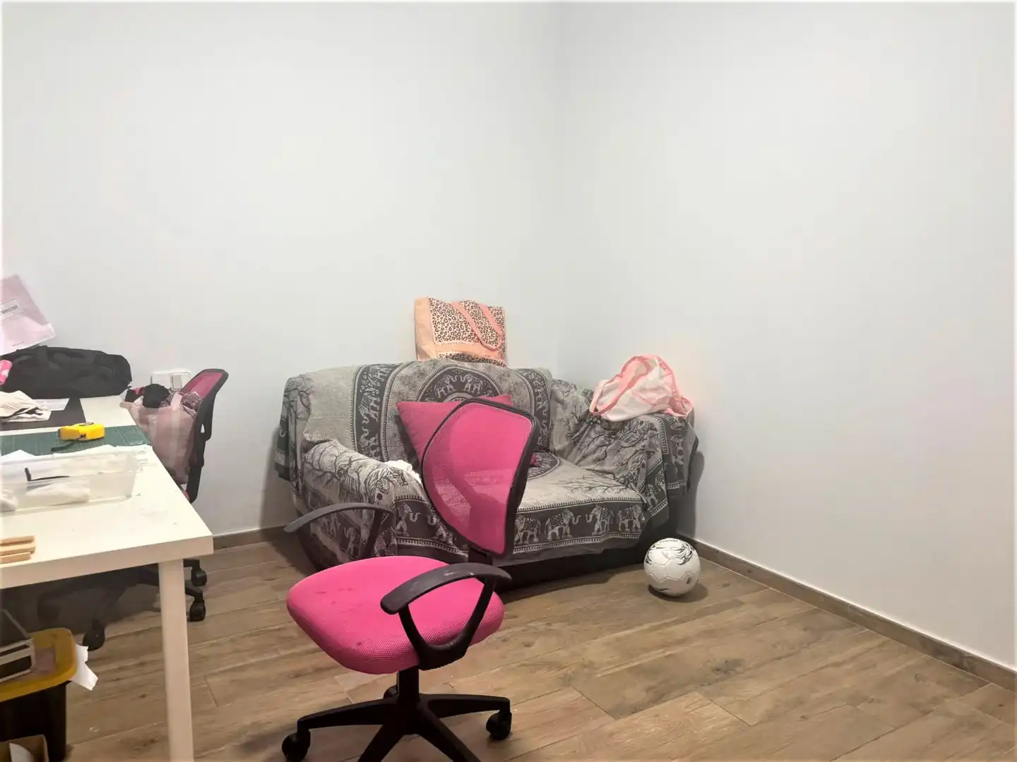 Sala de estar de Casa adosada para compartir en Terrassa con Aire acondicionado, Calefacción y Terraza