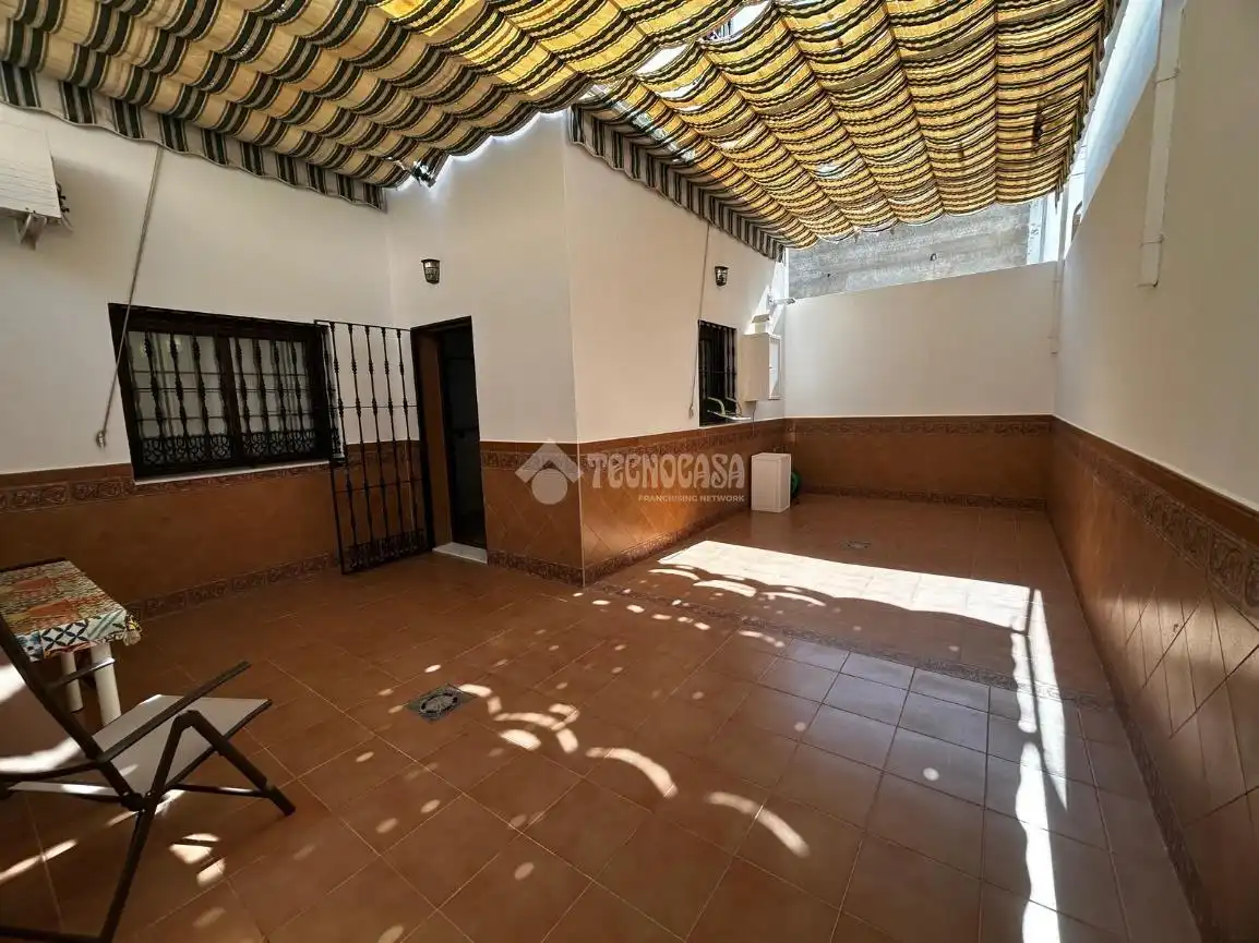 Casa adosada en venta en Alcalá del Río con Aire acondicionado