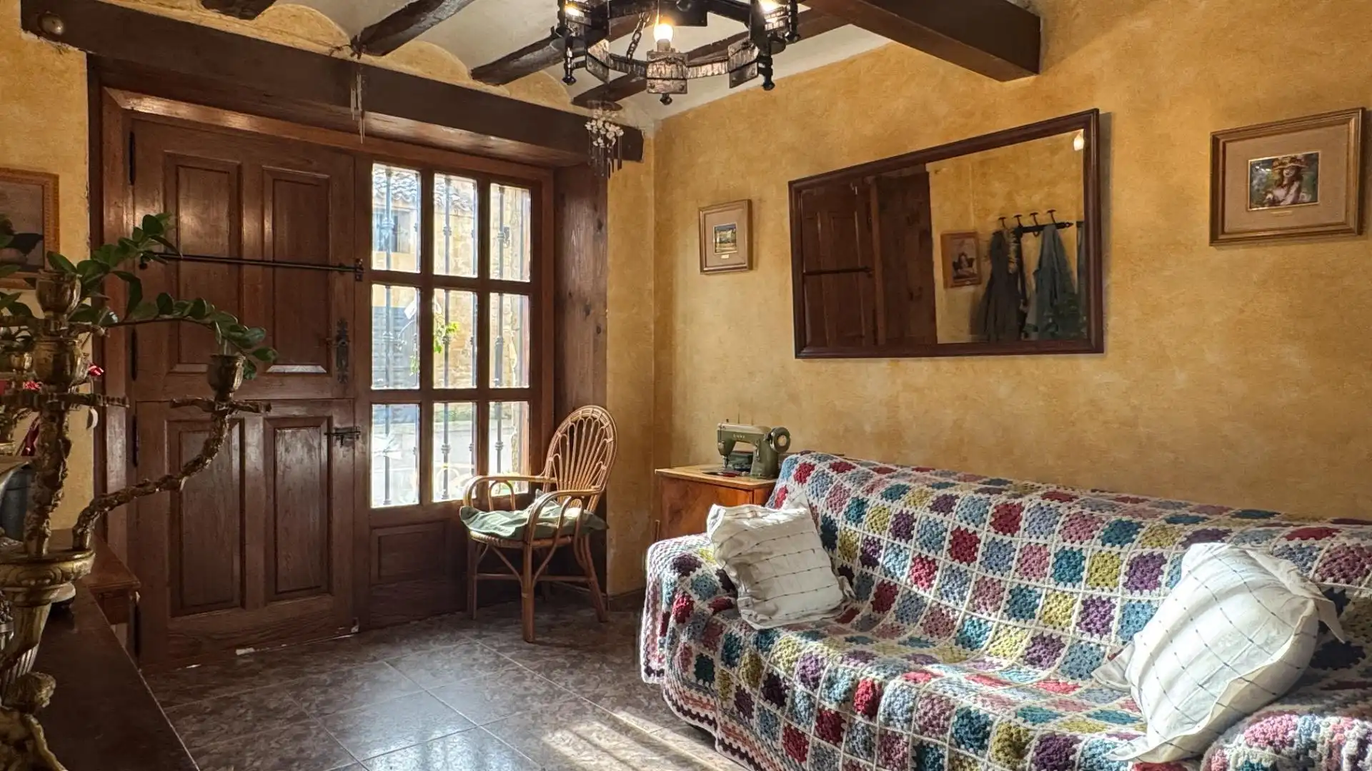 Sala de estar de Finca rústica en venta en Baños de Rioja con Calefacción, Jardín privado y Terraza
