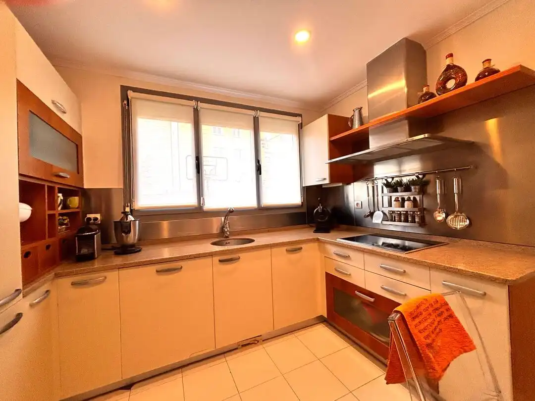 Küche von Einfamilien-Reihenhaus zum Verkauf in Sopela mit Heizung, Privatgarten und Terrasse
