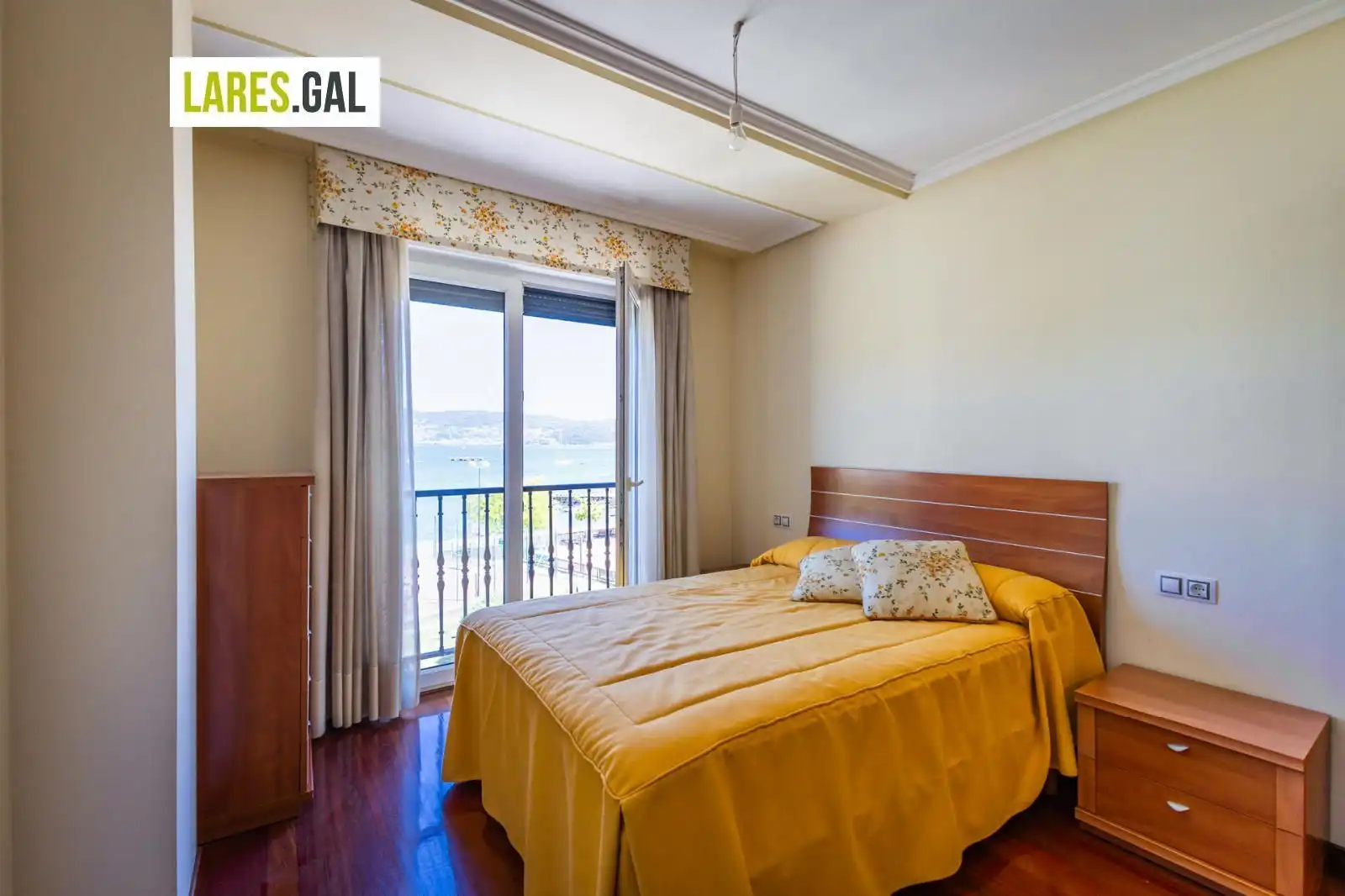 Habitación de Apartamento en venta en Moaña con Calefacción, Trastero y Amueblado