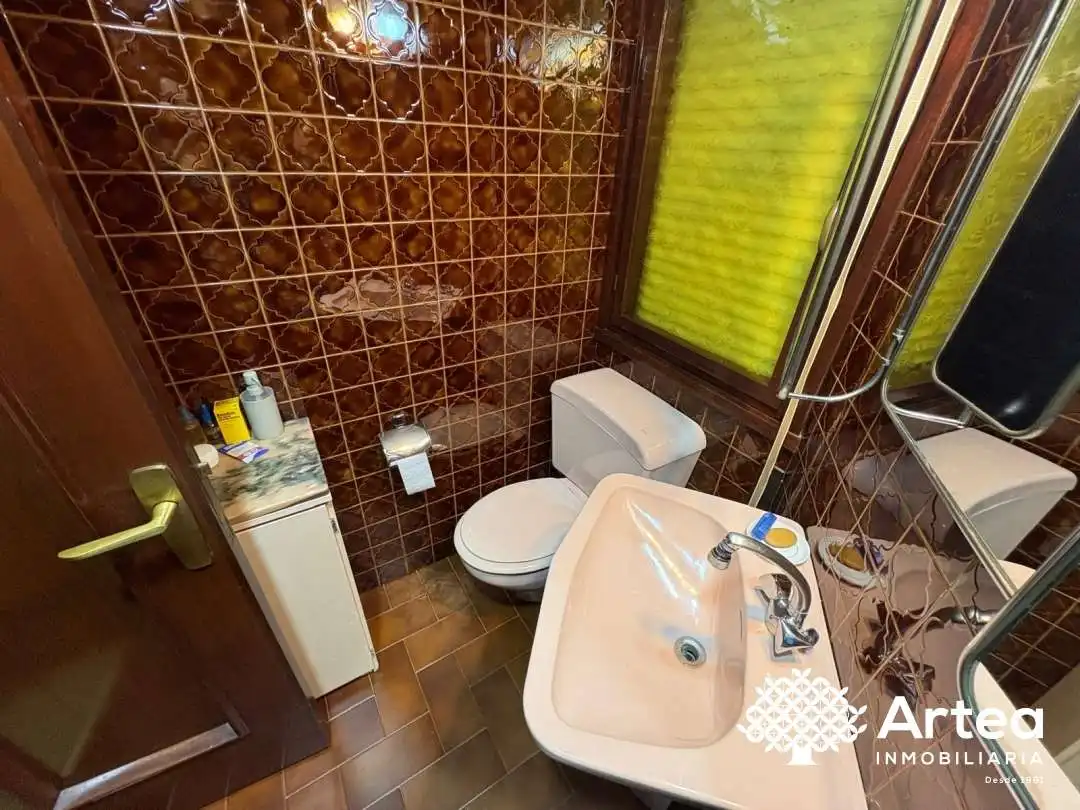 Bathroom of Flat for rent in Bilbao   with Heating