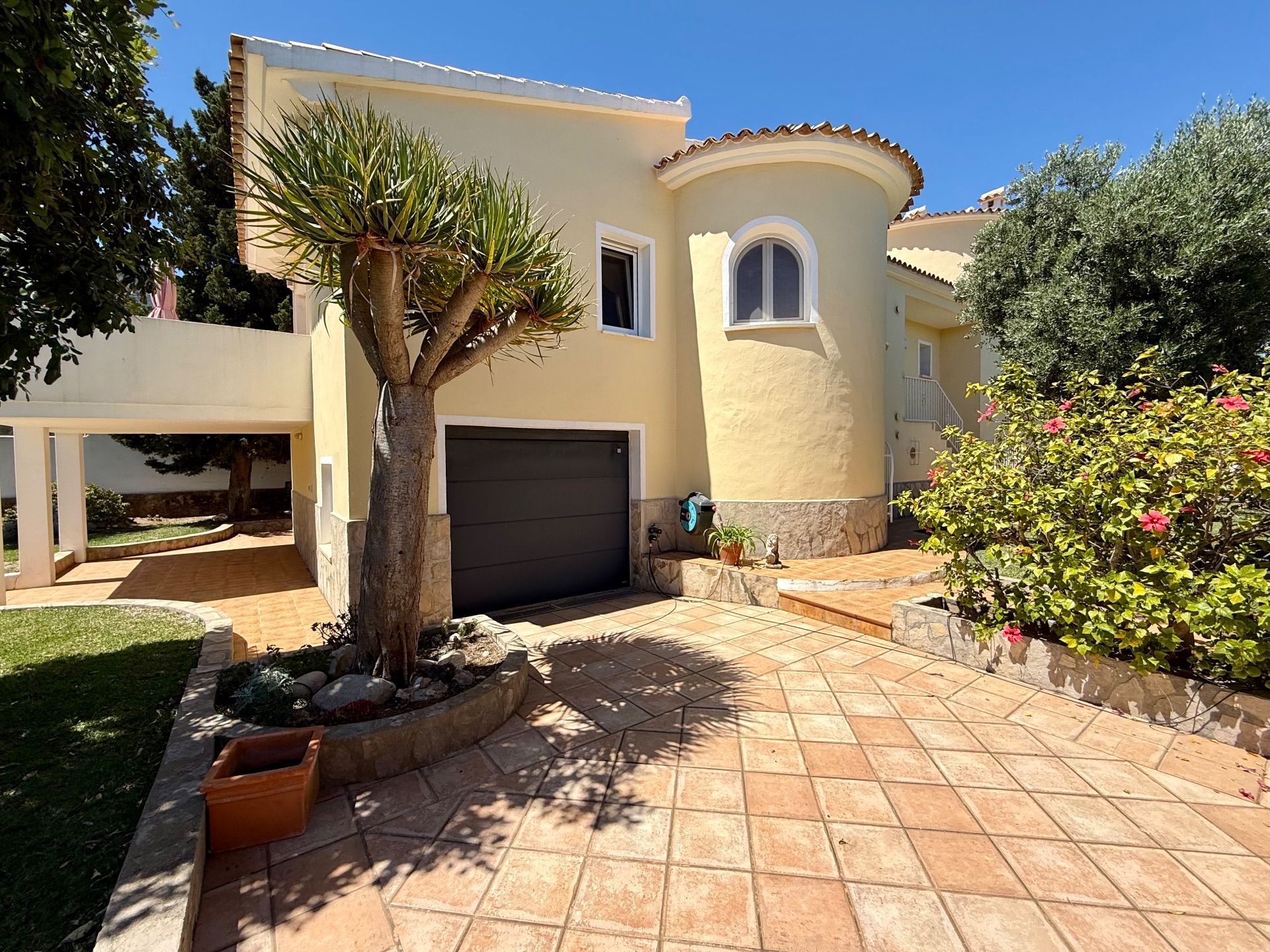 Exterior view of House or chalet for sale in Dénia  with Air Conditioner, Heating and Private garden