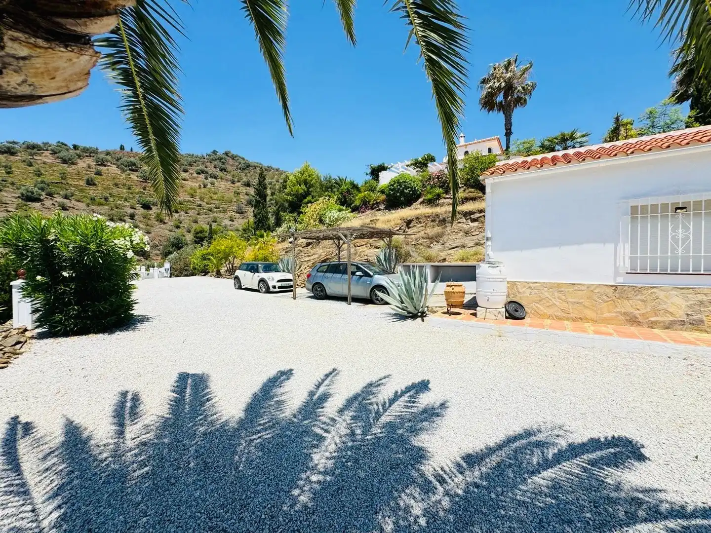 Vista exterior de Casa o xalet en venda en Arenas amb Aire condicionat, Jardí privat i Traster