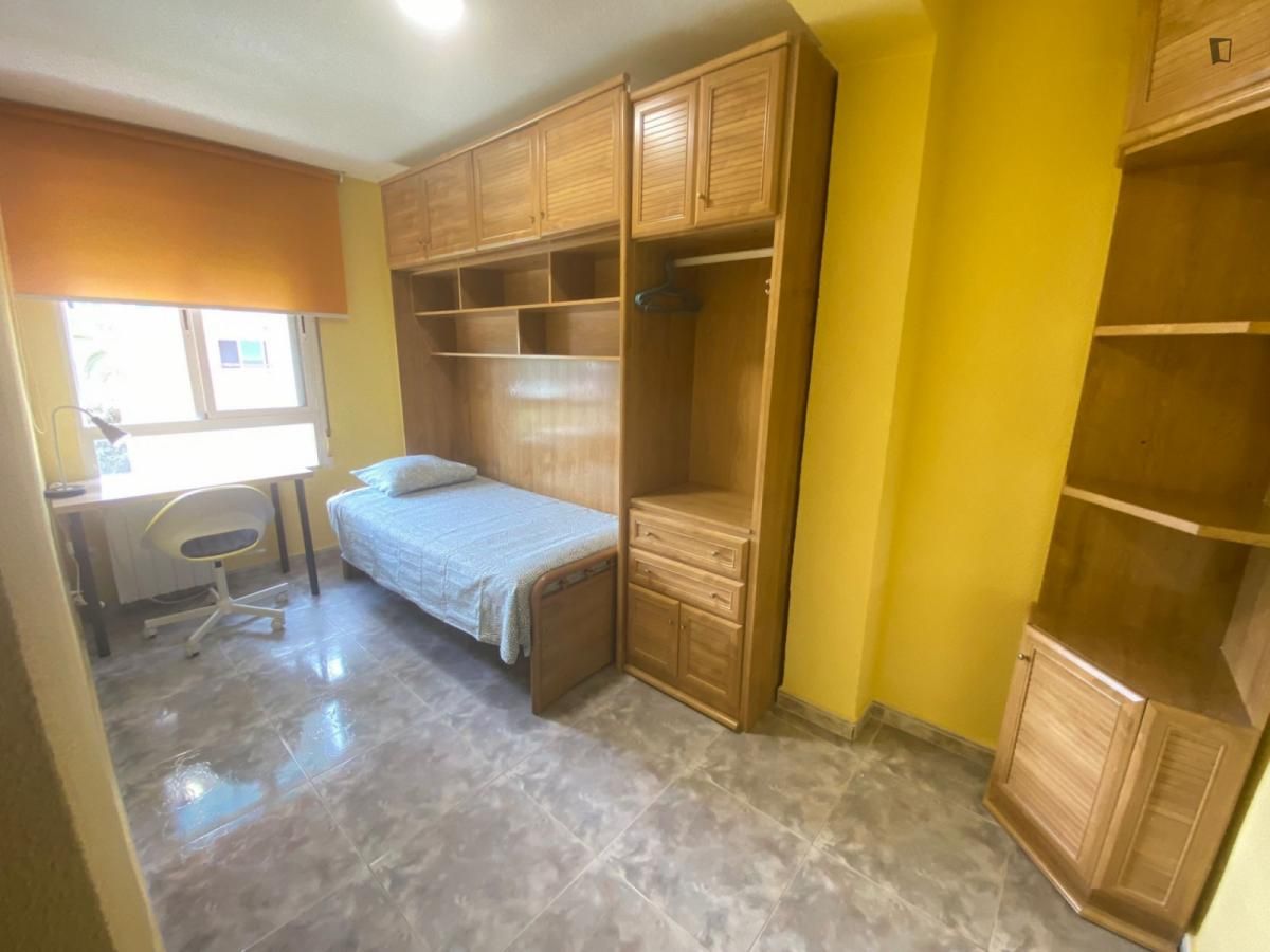 Bedroom of Apartment to share in  Madrid Capital  with Heating, Furnished and Microwave