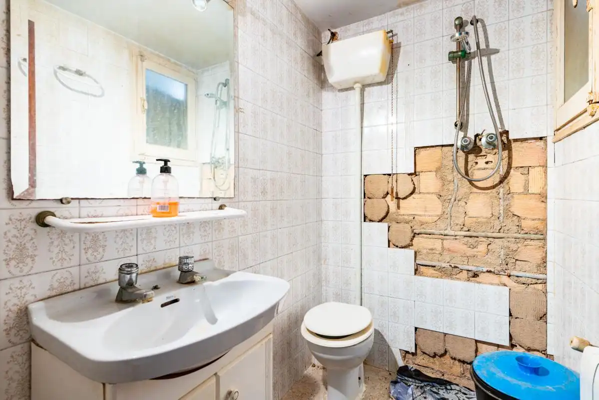 Baño de Piso en venta en Castellón de la Plana / Castelló de la Plana con Calefacción, Terraza y Balcón