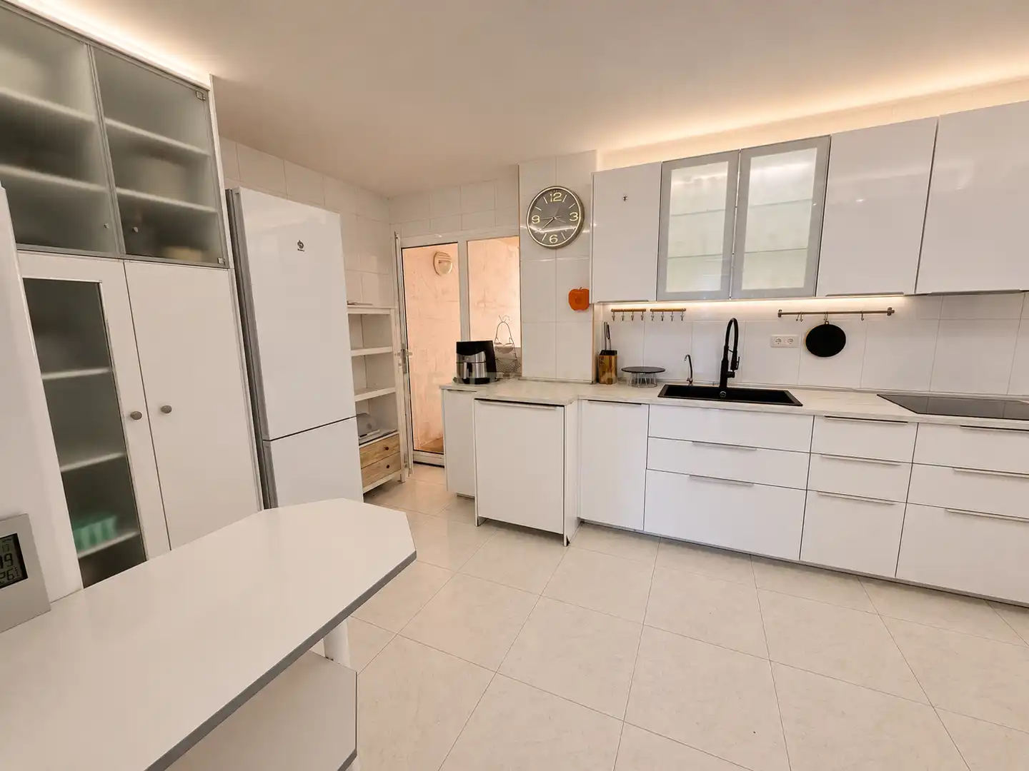 Wohnungen zur Miete in CL DE S'ILLA PLANA 1025 EDIFICIO AQUATIC PARKEIVIS, Marina Botafoc - Platja de Talamanca
