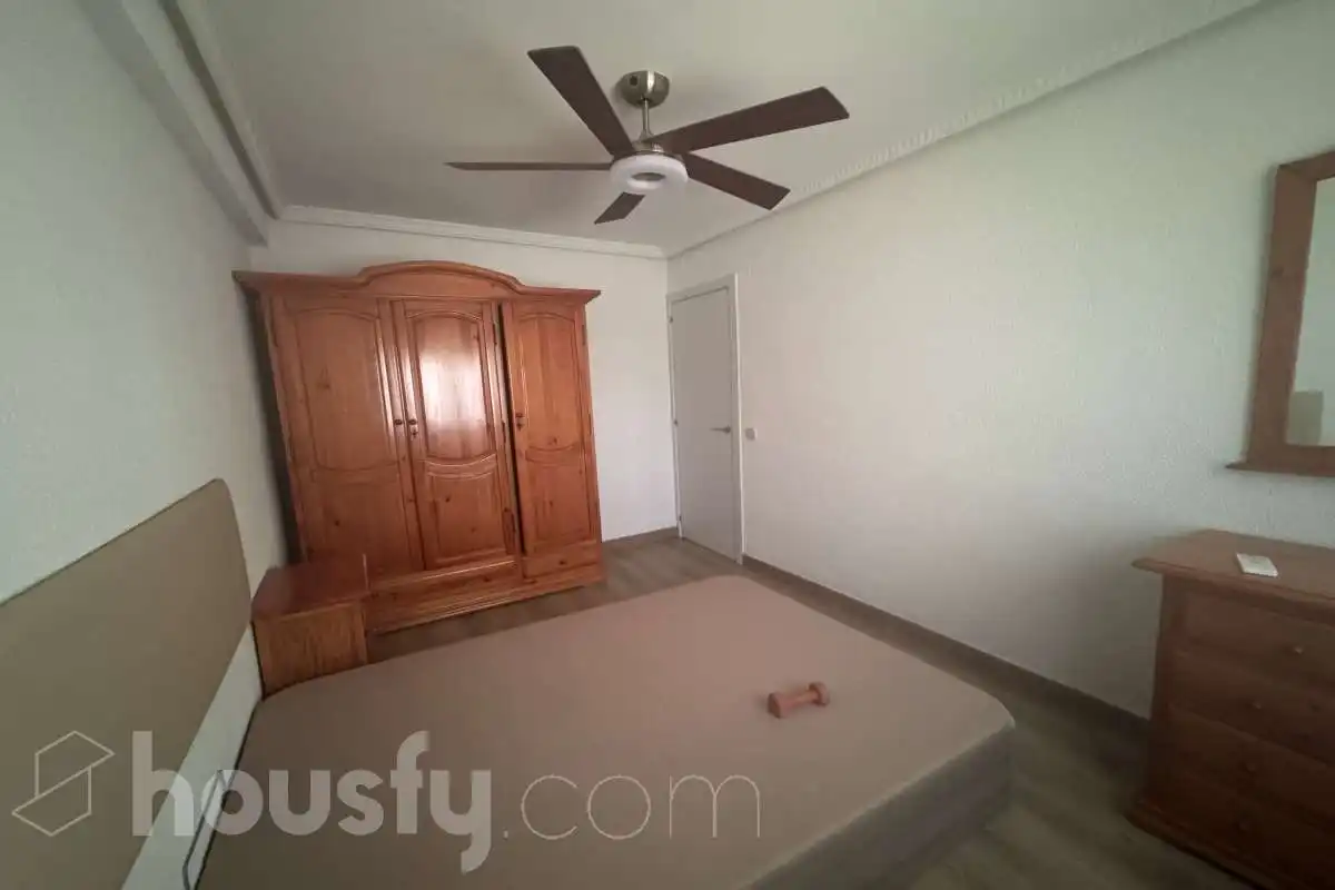 Habitación de Piso de alquiler en Móstoles con Parquet y Amueblado