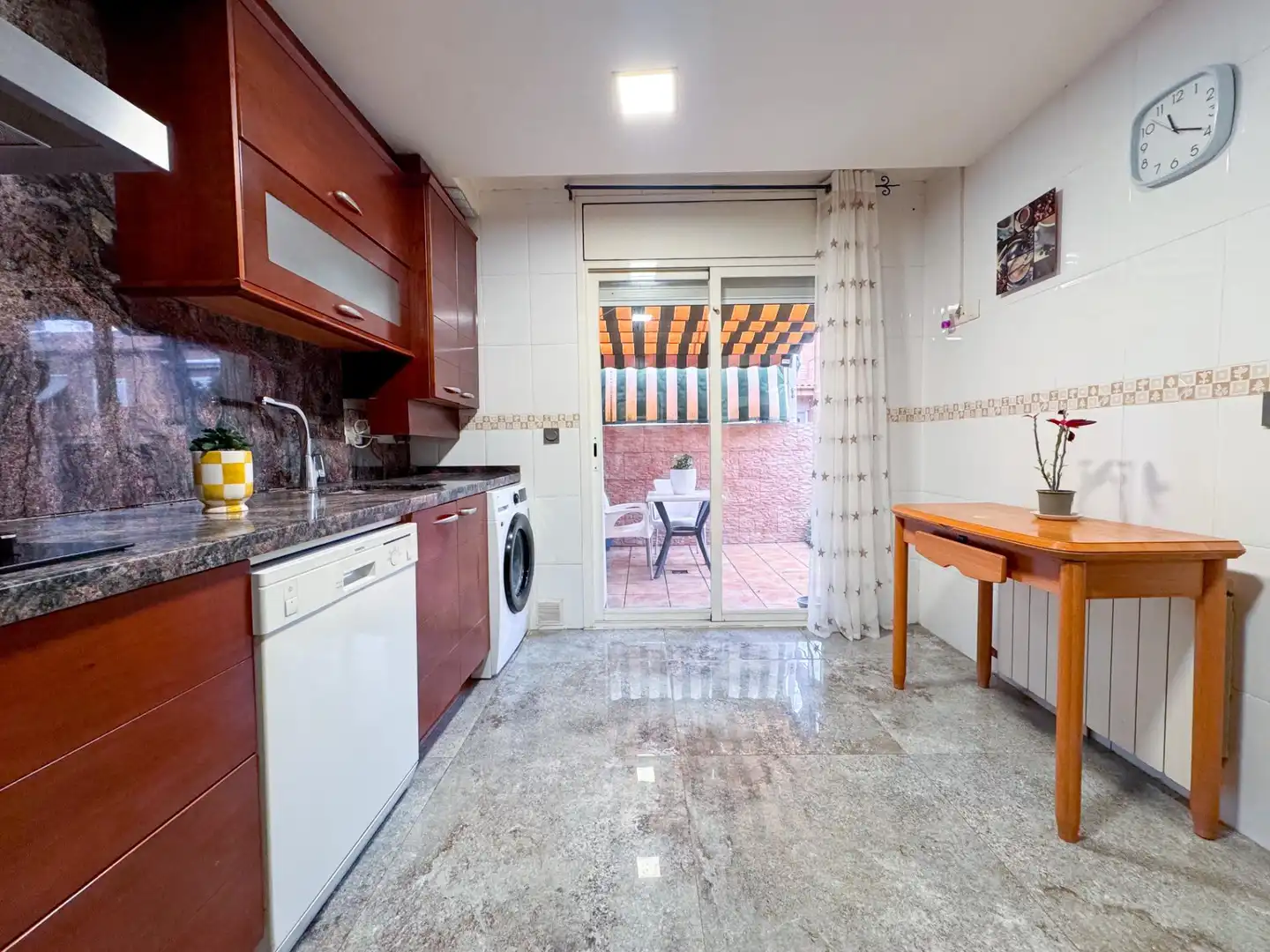 Cuina de Casa adosada en venda en Tarragona amb Aire condicionat, Calefacció i Jardí privat