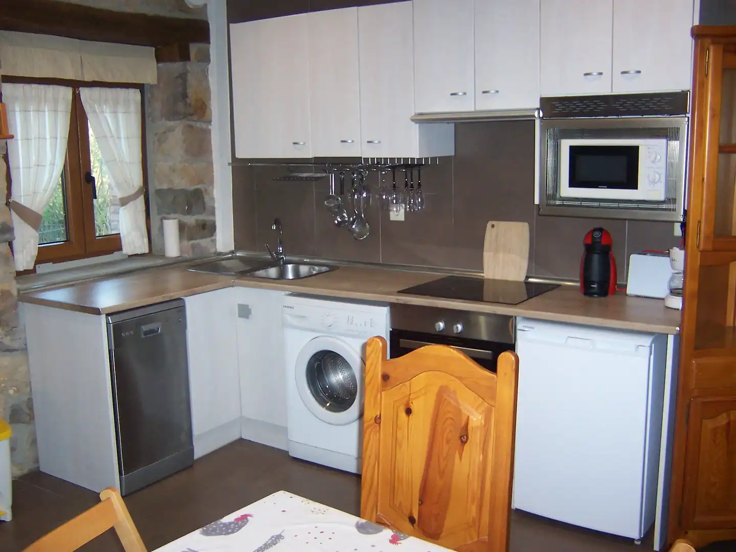 Cocina de Casa o chalet en venta en Soba con Jardín privado, Terraza y Amueblado