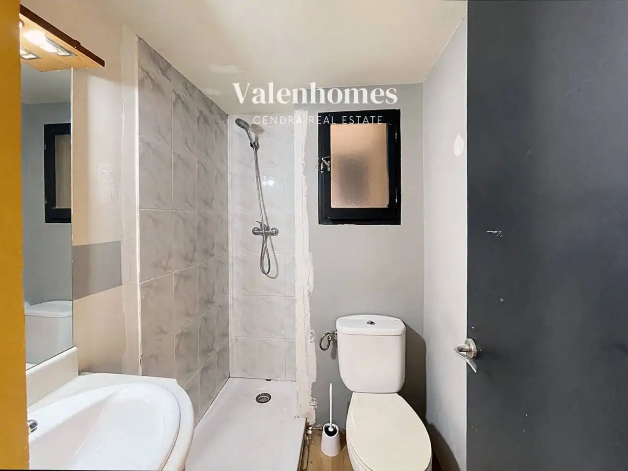 Bathroom of Flat for sale in Sant Celoni  with Parquet flooring and Balcony