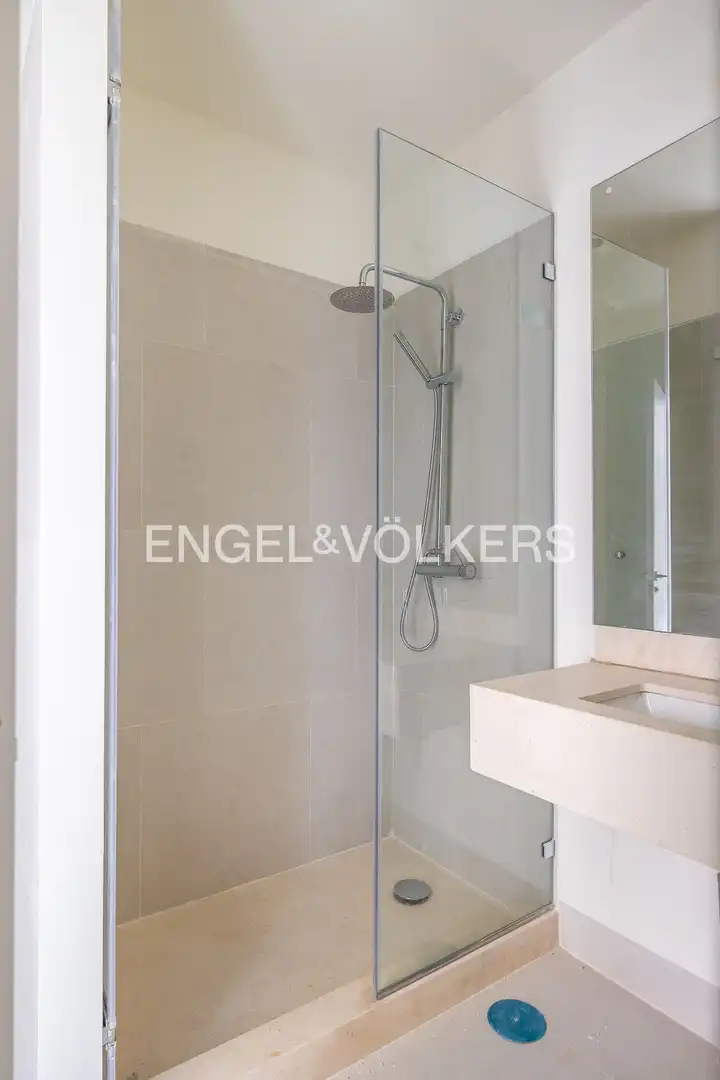 Bathroom of Flat for sale in Sevilla  with Air Conditioner and Heating