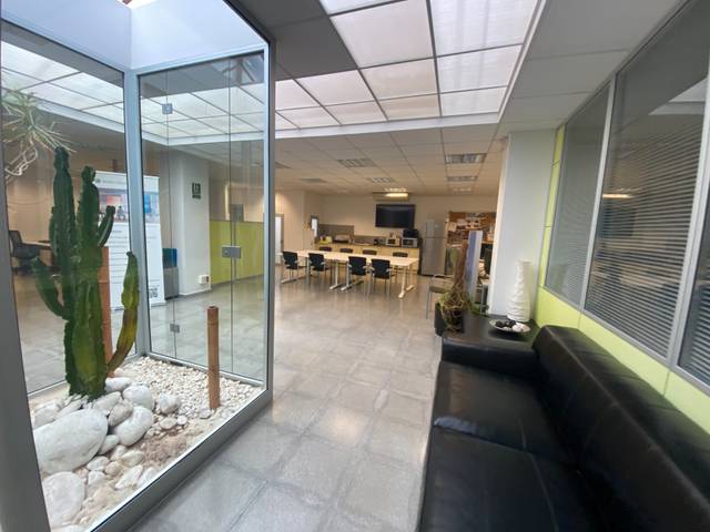 Local comercial en Alquiler en Carrer de Blasco de Garay en La Maurina