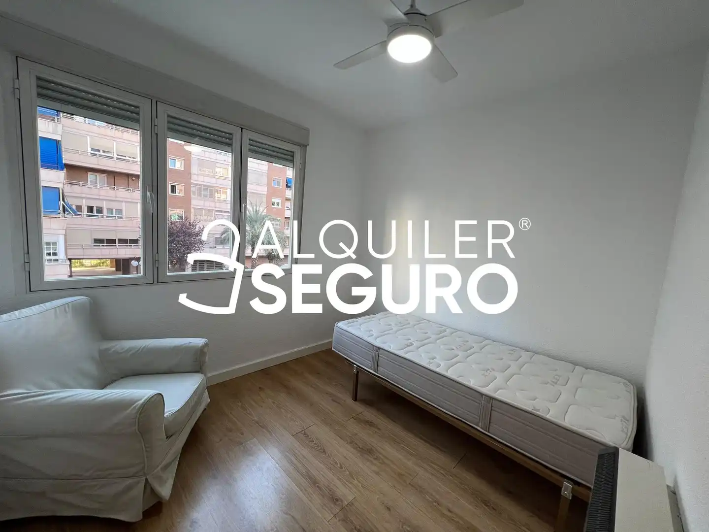Habitación de Piso de alquiler en Madrid con Calefacción y Amueblado