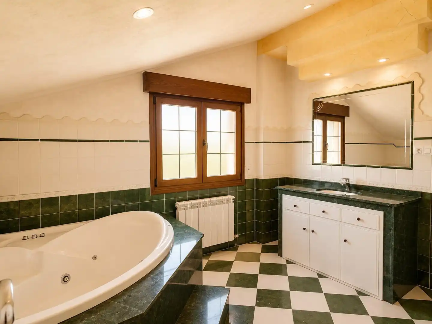 Baño de Casa o chalet en venta en Villarcayo de Merindad de Castilla la Vieja con Jardín privado y Balcón