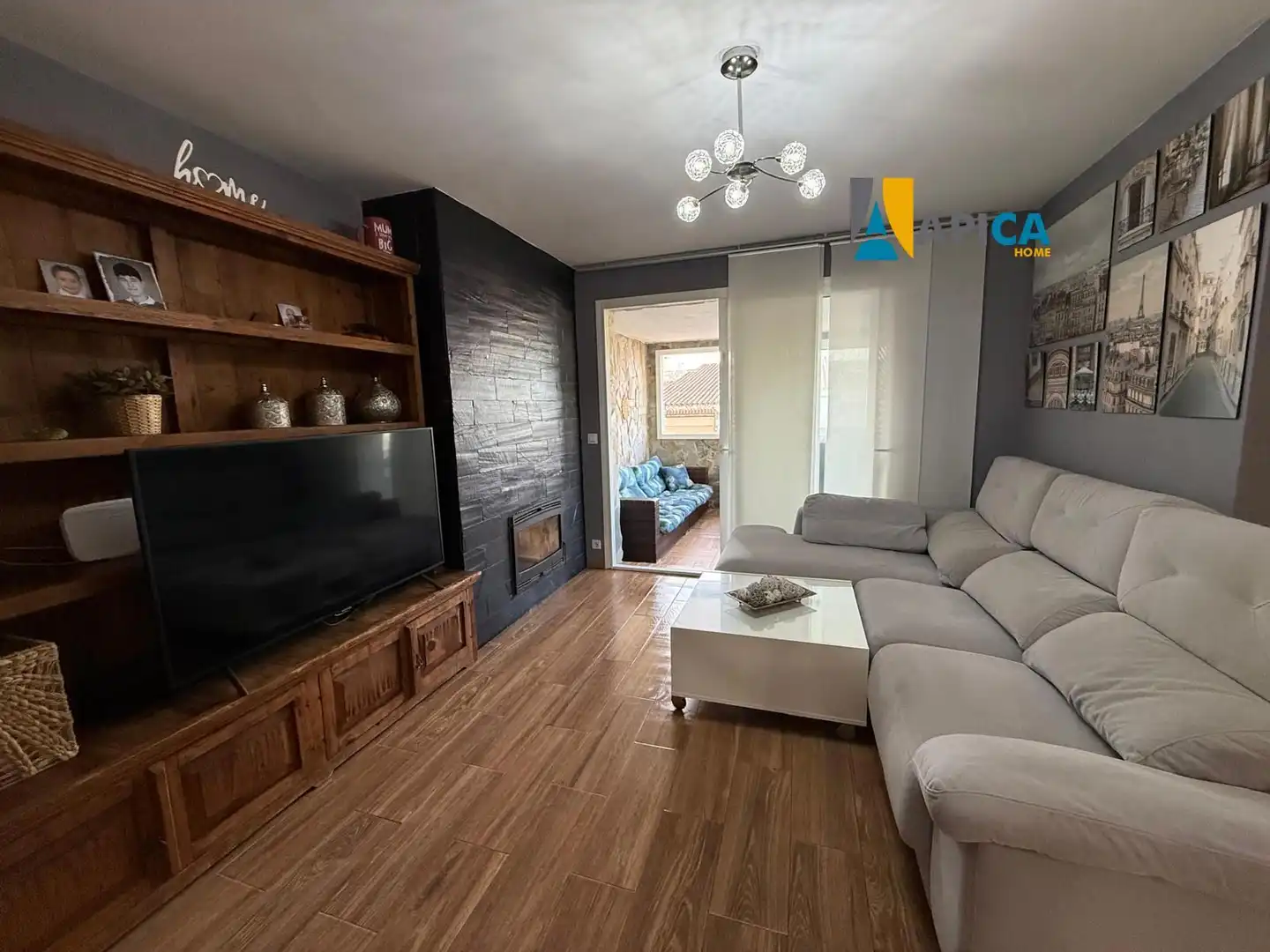 Sala d'estar de Casa adosada en venda en Algeciras amb Terrassa