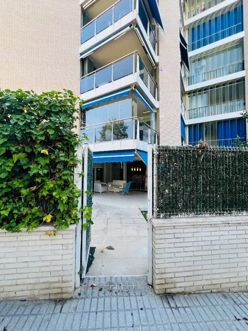 Vista exterior de Piso en venta en Salou con Aire acondicionado, Calefacción y Jardín privado