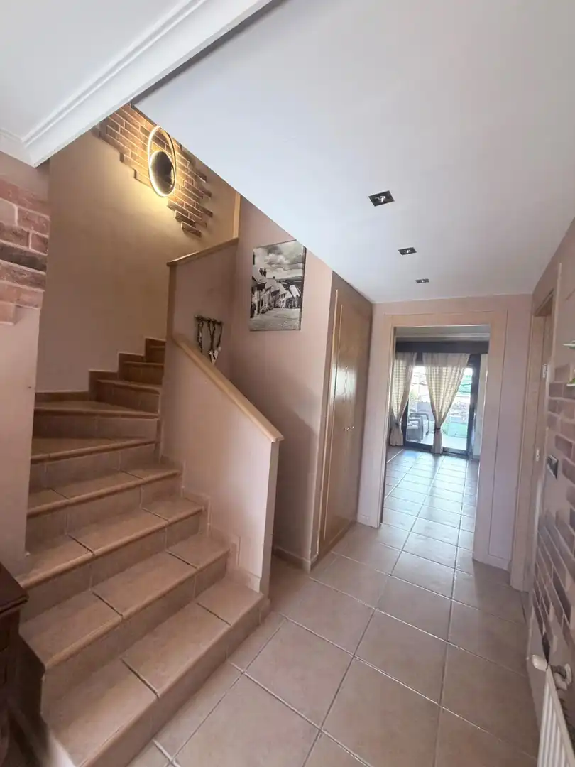 Casa pareada con piscina en venta en Carrera Centaure, imagen 5