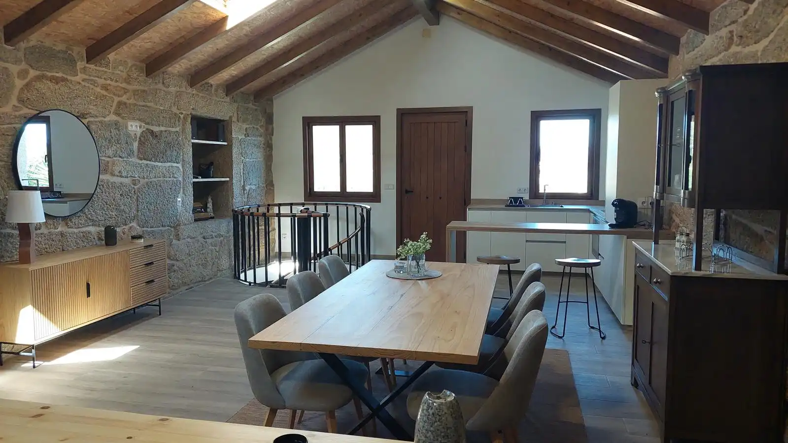 Comedor de Casa o chalet de alquiler en Cangas  con Calefacción, Jardín privado y Amueblado