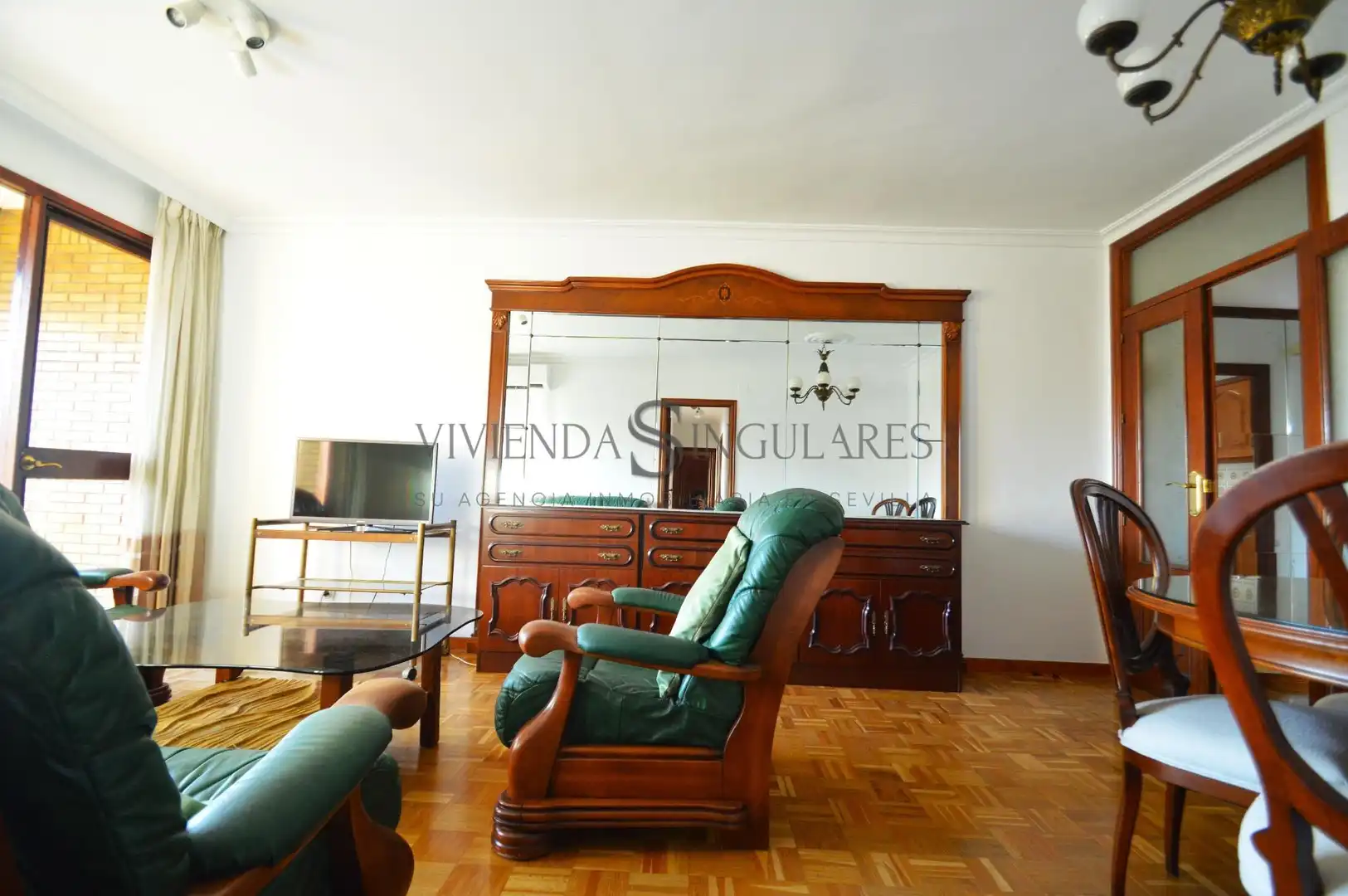 Sala d'estar de Pis de lloguer en Sevilla amb Aire condicionat, Parquet i Terrassa