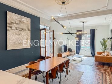 Flat with balcony to rent in Eixample