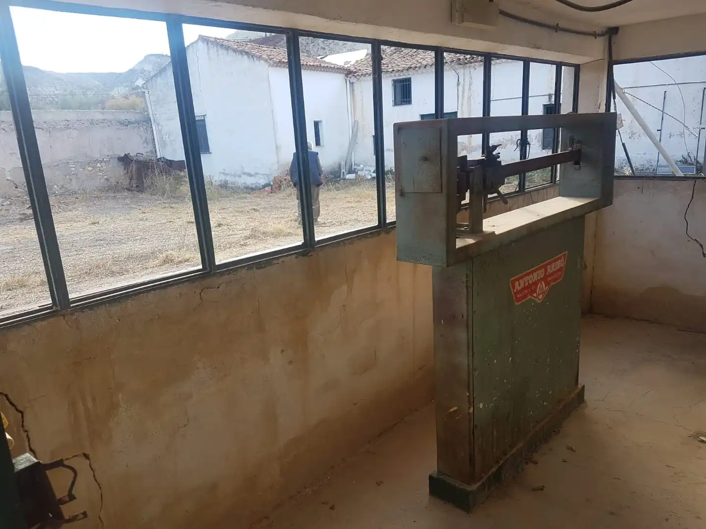 Nau industrial en venda en Hinojares