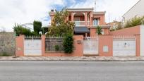 Vista exterior de Casa o xalet en venda en Santa Fe amb Terrassa