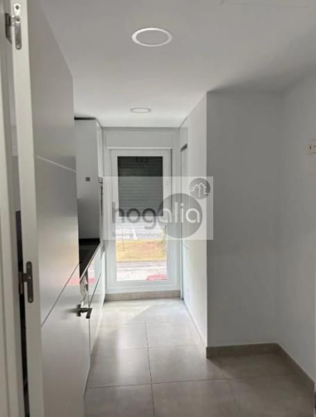 Kitchen of Flat to rent in  Sevilla Capital  with Air Conditioner, Storage room and Community pool