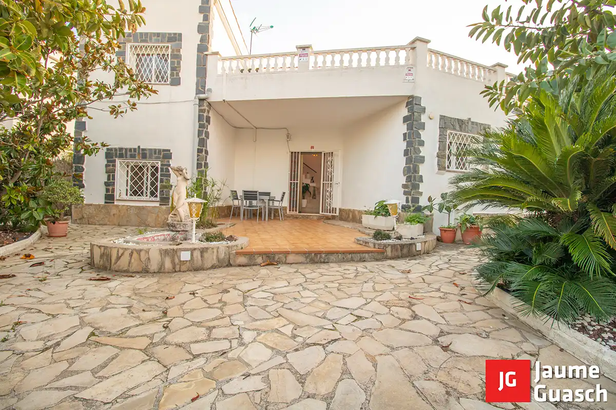 Terrassa de Casa o xalet en venda en Torredembarra amb Aire condicionat, Calefacció i Jardí privat
