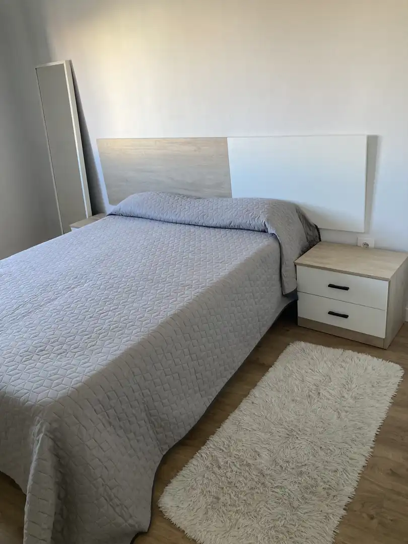 Dormitori de Casa adosada de lloguer en Peraleda de la Mata amb Aire condicionat, Parquet i Terrassa