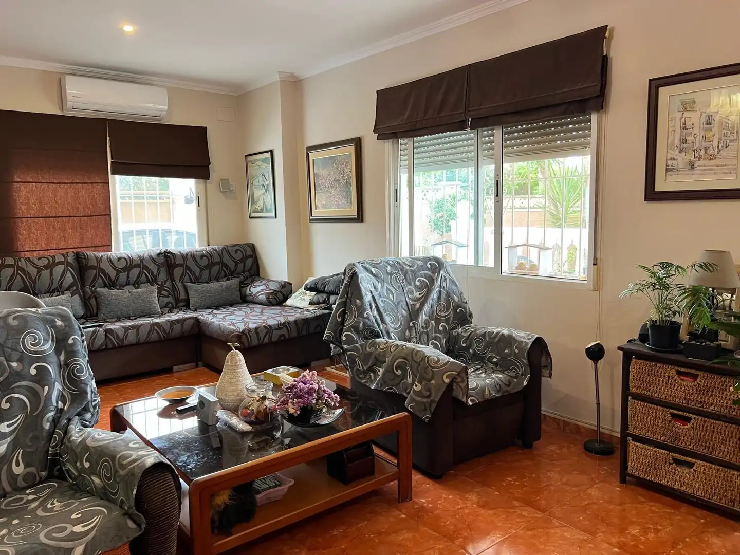 Sala d'estar de Casa o xalet en venda en Mutxamel amb Aire condicionat, Calefacció i Jardí privat