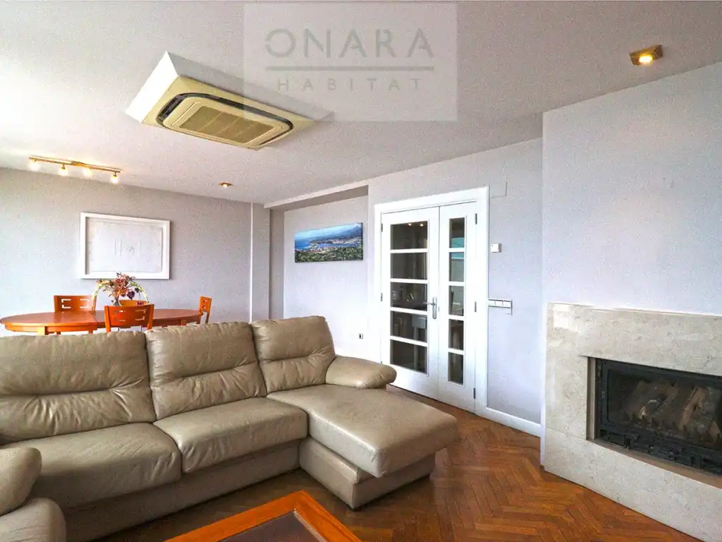 Sala de estar de Casa adosada de alquiler en Hondarribia con Terraza