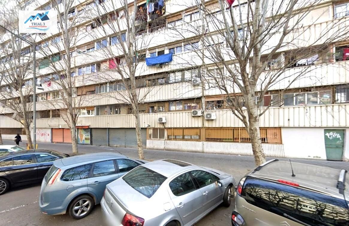 Vista exterior de Pis en venda en Sant Adrià de Besòs amb Terrassa i Balcó