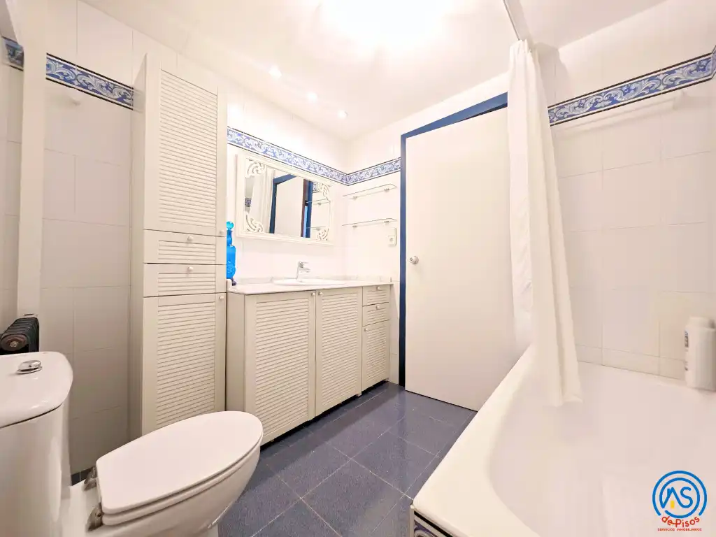 Baño de Piso en venta en Zaragoza con Calefacción, Parquet y Horno
