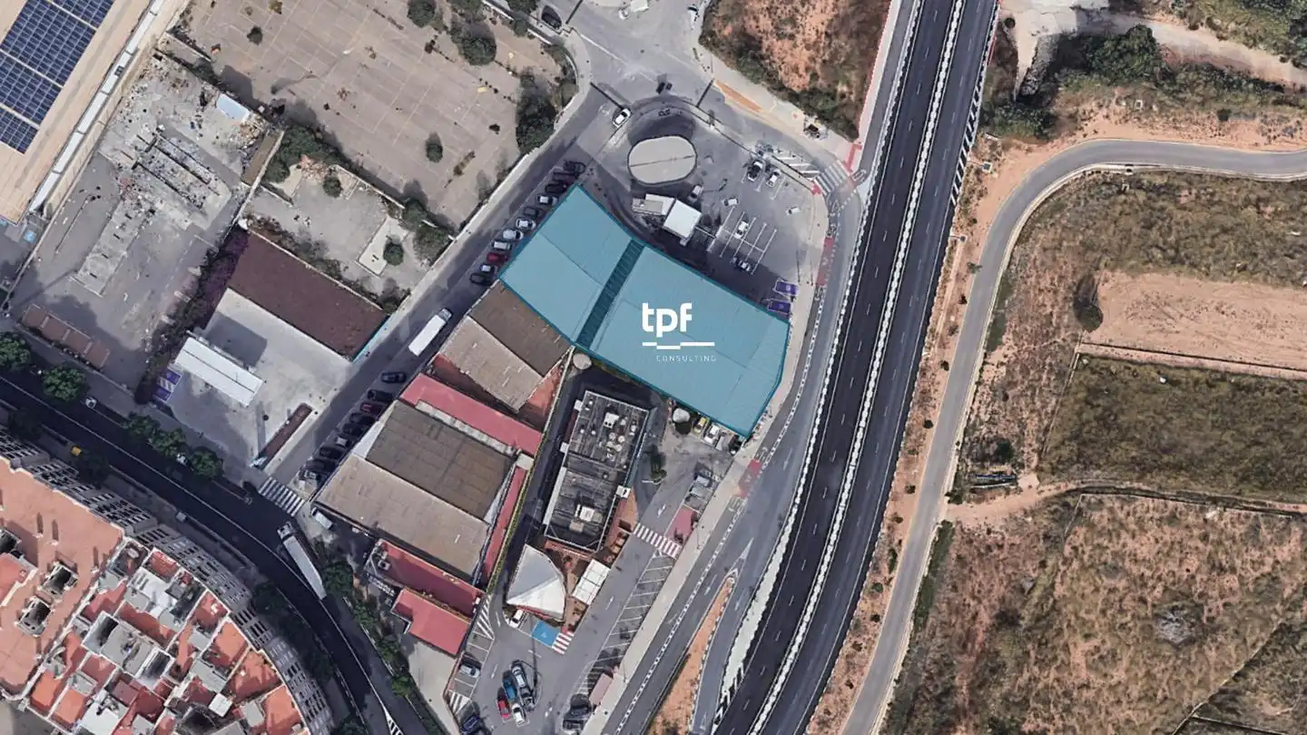 Nau industrial de lloguer a La Industria, El Molí