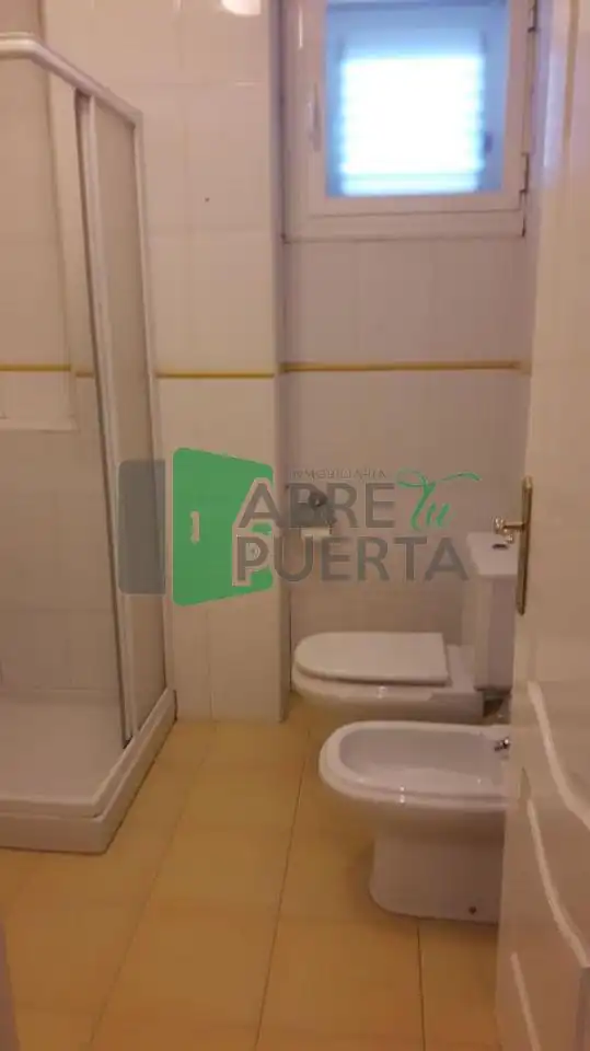 Bany de Planta baixa en venda en Ourense Capital  amb Calefacció i Traster