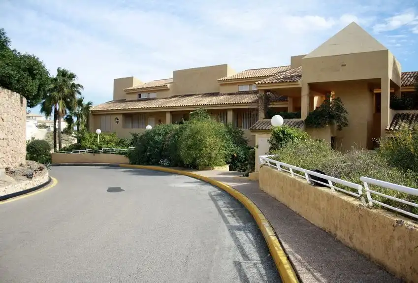 Vista exterior de Pis en venda en Altea amb Aire condicionat, Calefacció i Terrassa