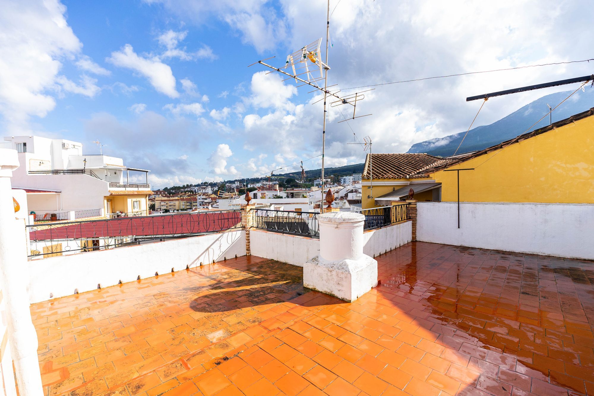 Vista exterior de Casa adosada en venda en Alhaurín El Grande