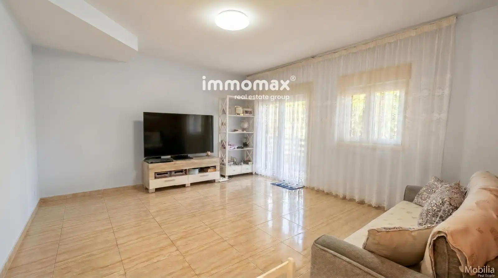 Sala d'estar de Casa o xalet en venda en Palau-solità i Plegamans amb Calefacció, Traster i Moblat