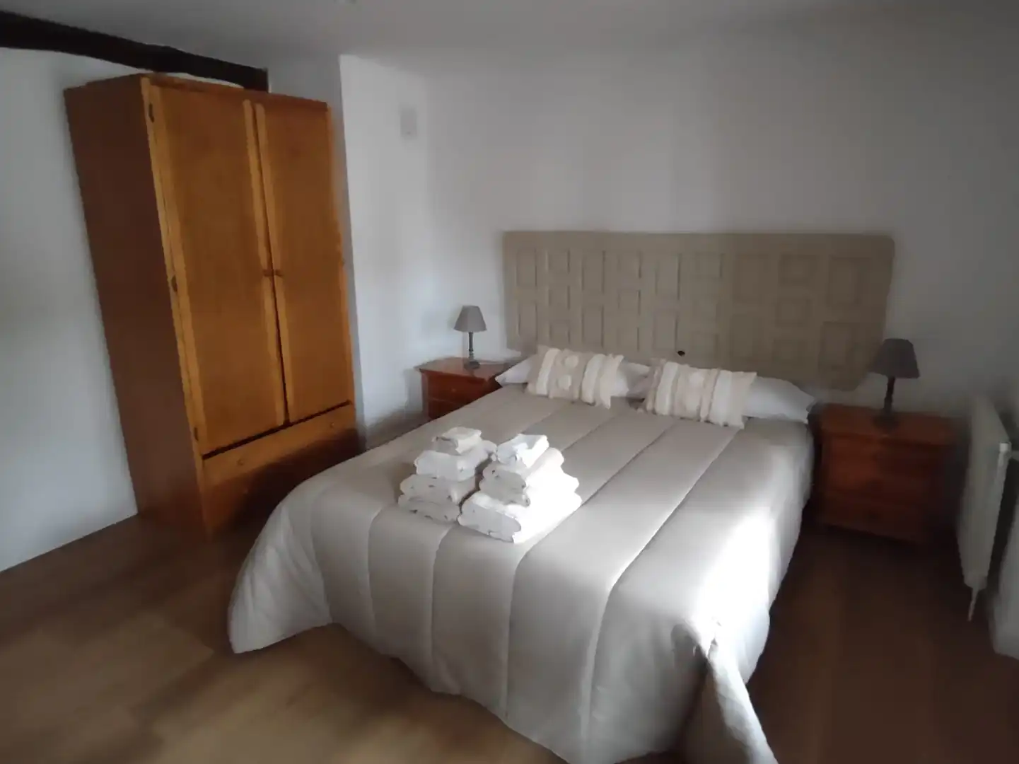 Dormitori de Casa adosada de lloguer en Riotuerto amb Calefacció, Jardí privat i Parquet