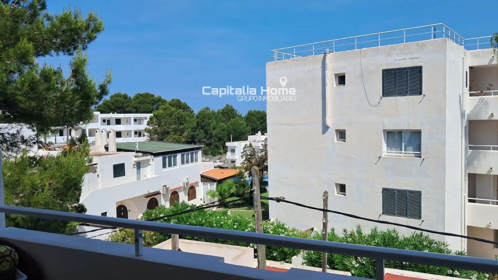 Außenansicht von Wohnung zum Verkauf in Sant Josep de sa Talaia mit Klimaanlage, Heizung und Schwimmbad