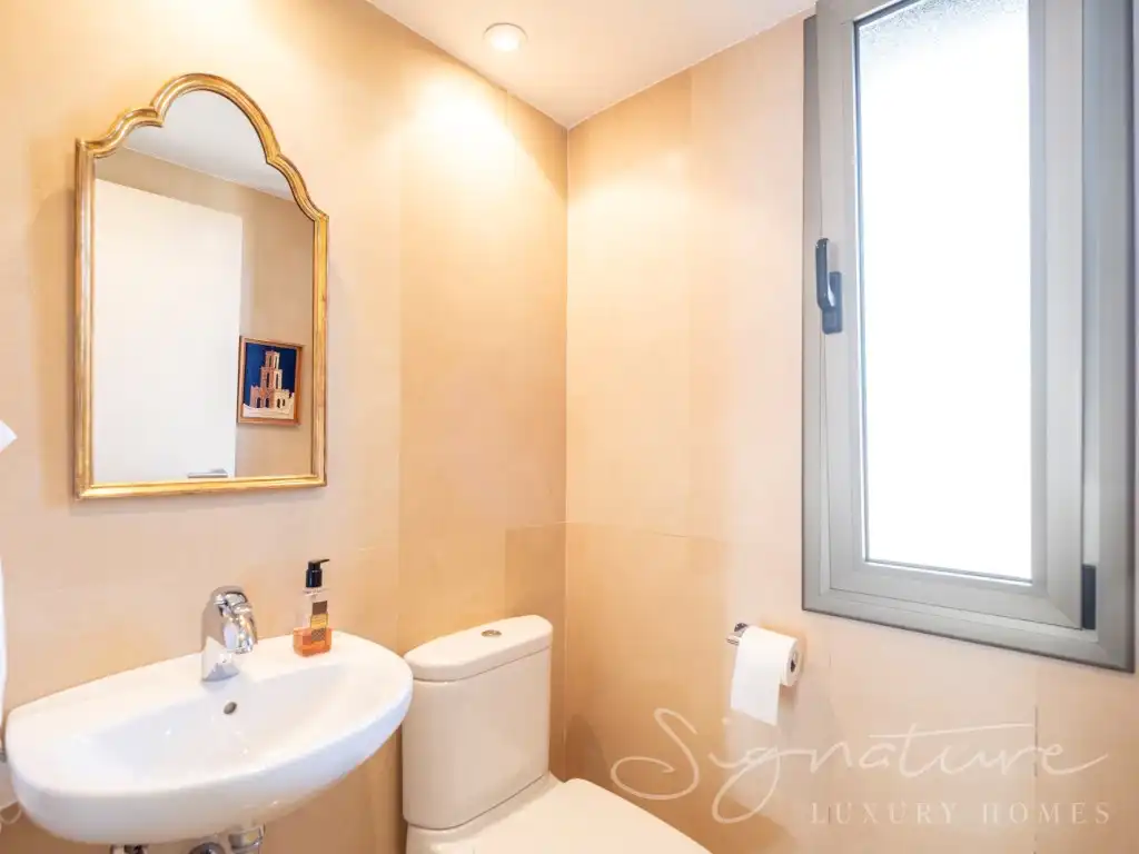 Bathroom of Attic for sale in Sant Cugat del Vallès  with Air Conditioner, Terrace and Swimming Pool