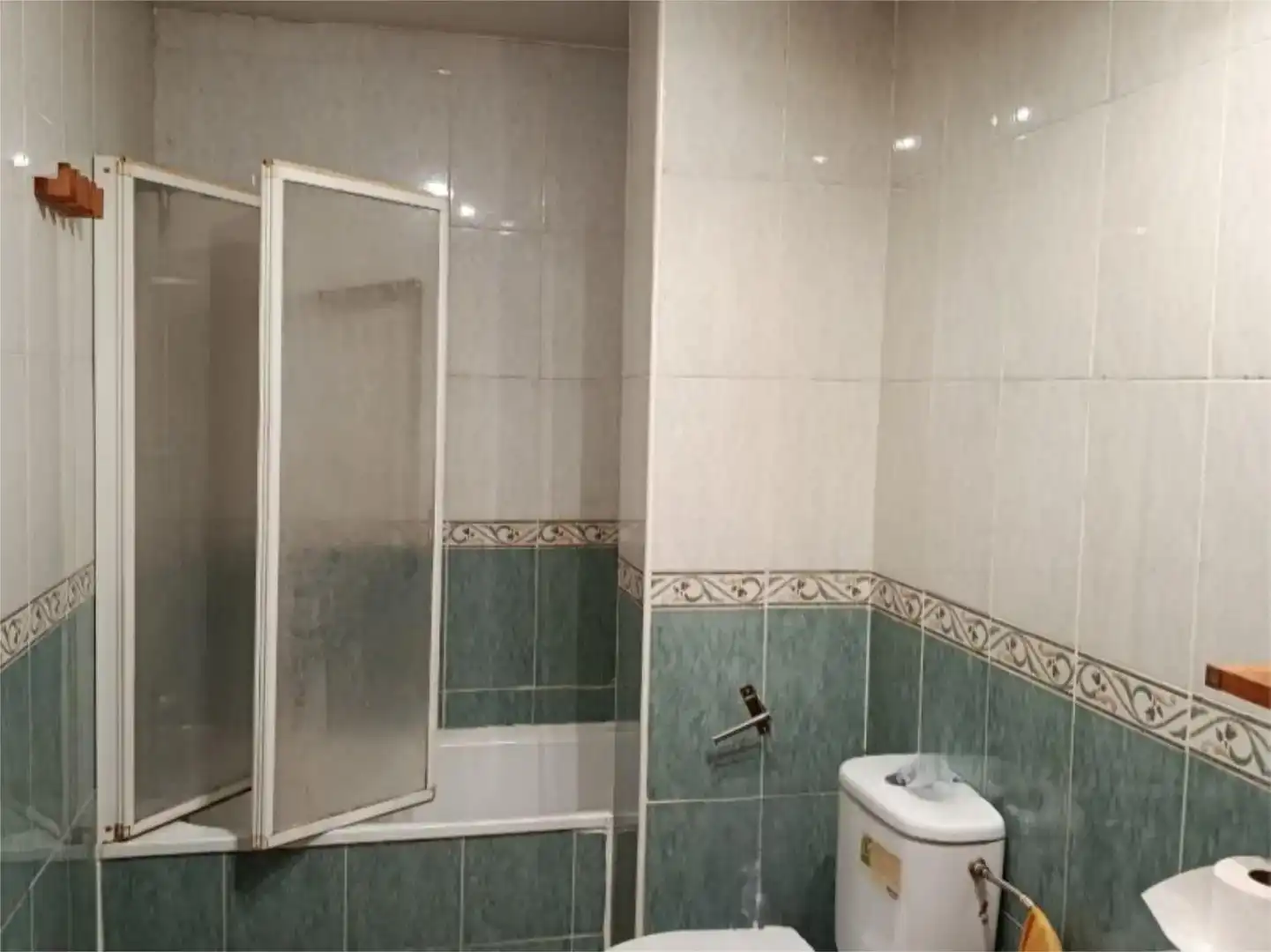 Bany de Casa o xalet en venda en Tendilla amb Aire condicionat, Jardí privat i Balcó